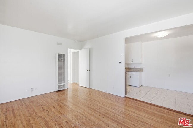 Building Photo - 2544 Thurman Ave.