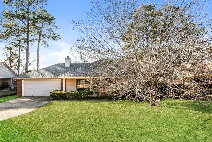 Building Photo - Charming Brandon Home