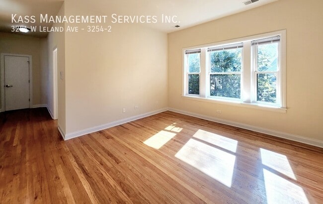 Foto del edificio - 3254 W Leland Ave
