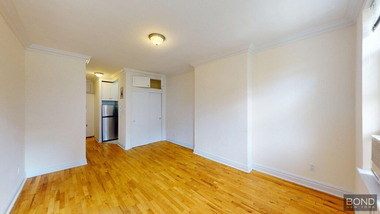 Foto principal - 1588 York Ave