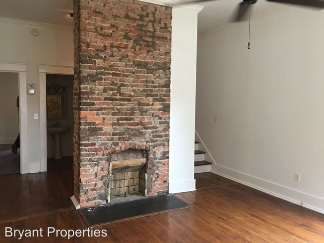 Building Photo - 1626 Fatherland St