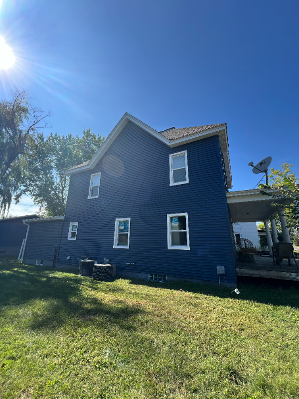 Building Photo - 104 N Rural St