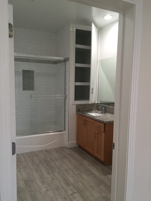 Master Bathroom - 7228 Amigo Ave