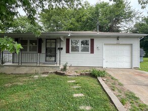 Building Photo - 2066 N Albertha Ave