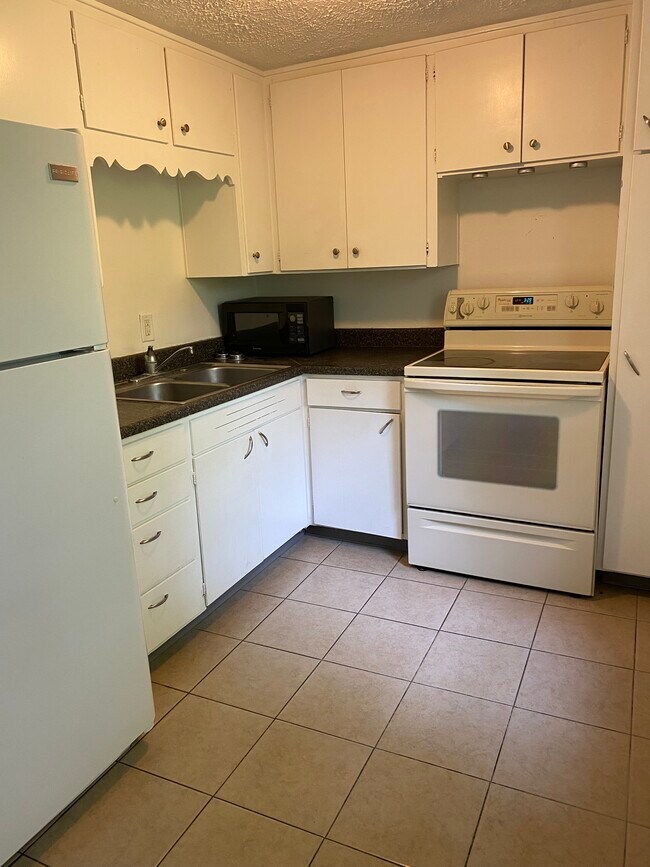 Cocina - 8715 Valley View Dr.