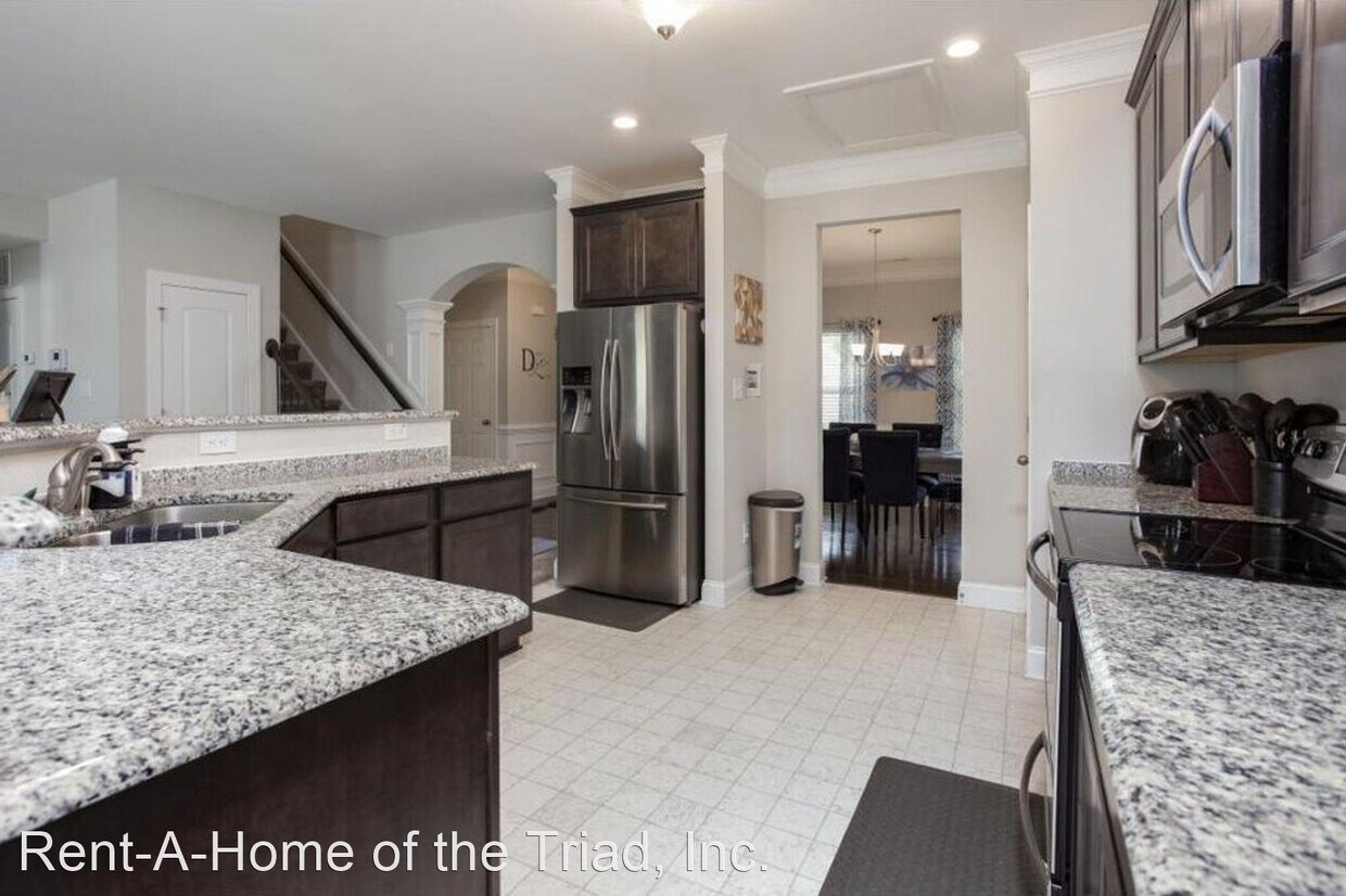 Building Photo - 4 br, 3 bath House - 5213 Roshni Terrace