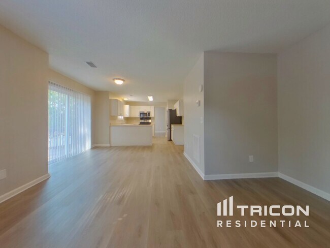 Foto del edificio - 407 Hidden Pines Rd