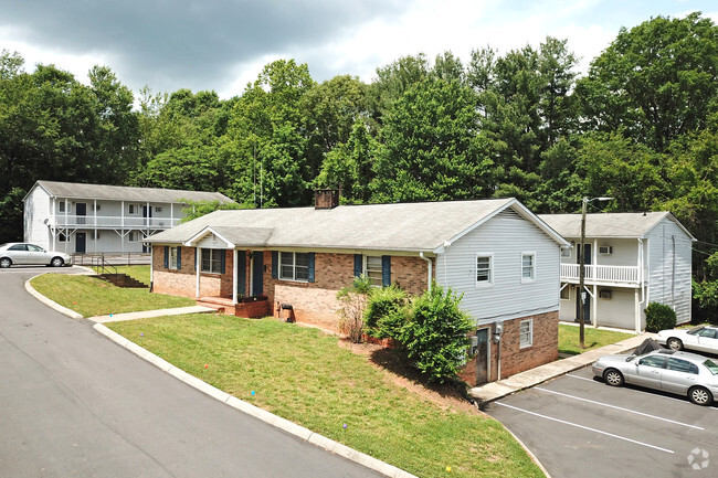 Foto aérea - Reynolds Townhomes