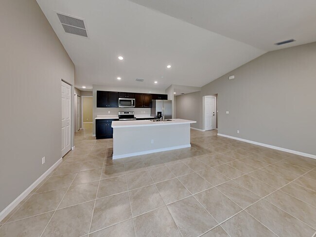 Building Photo - 149 SW Whitmore Dr