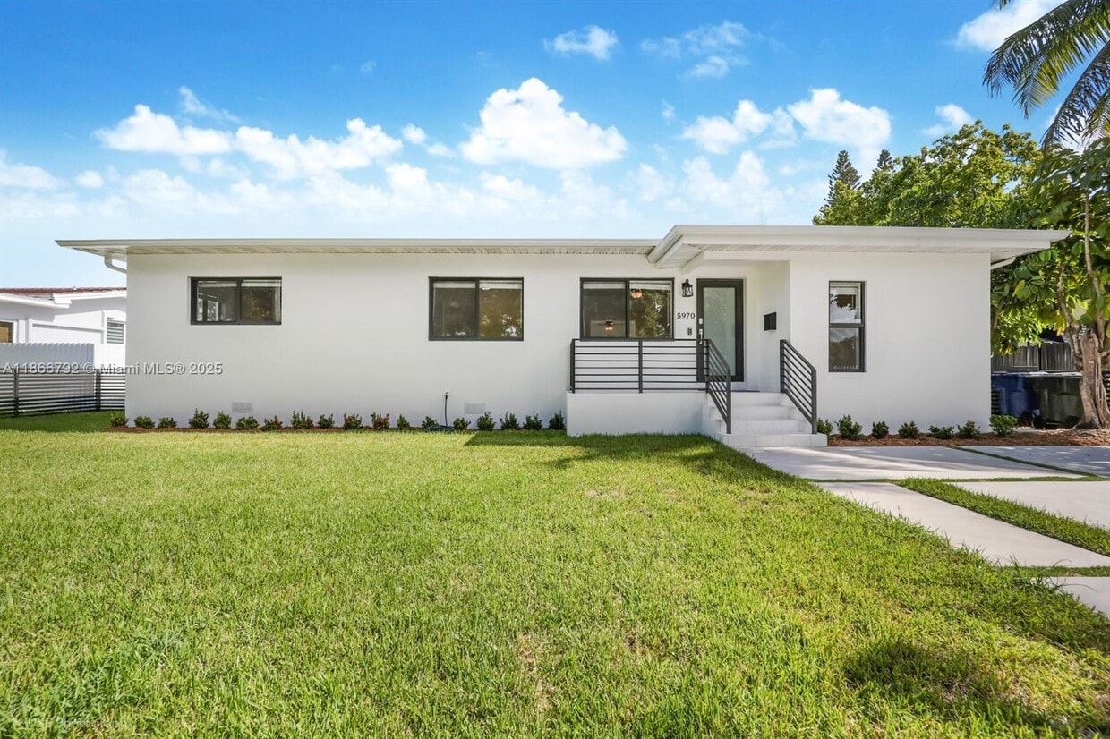 Primary Photo - 5970 SW 16th St