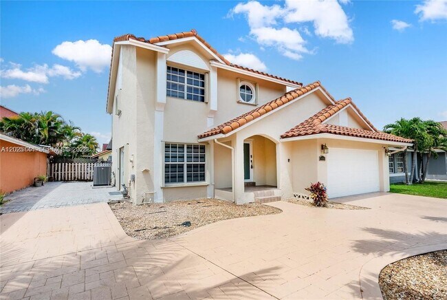 Foto del edificio - 18660 NW 78th Ave