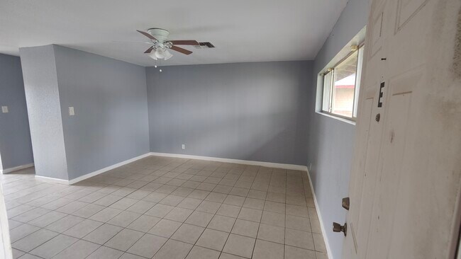 Foto del edificio - 1724 Laurie St