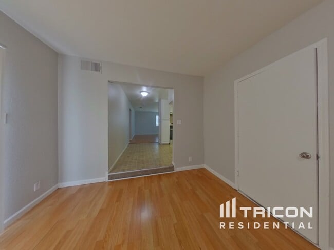 Building Photo - 425 San Pablo St