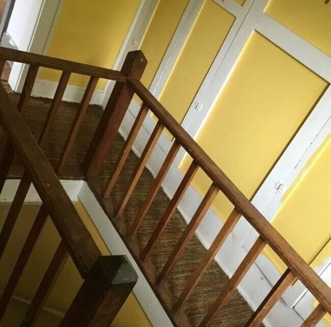 Building Photo - Large House- Brand new updates.