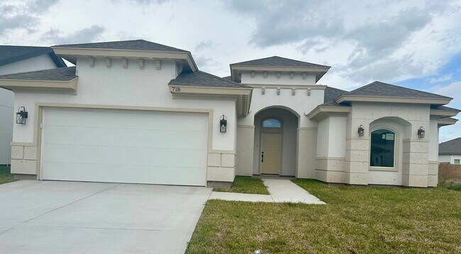 Building Photo - 718 Ava Dr
