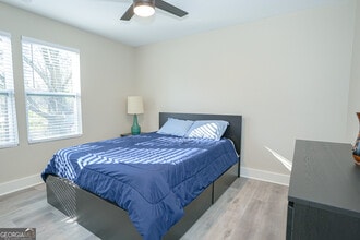 Building Photo - 1452 Lockwood Dr SW