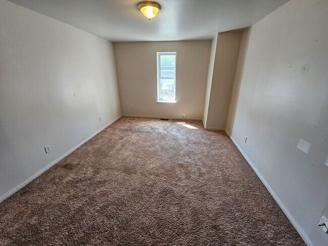 Building Photo - 1328 Lehman St