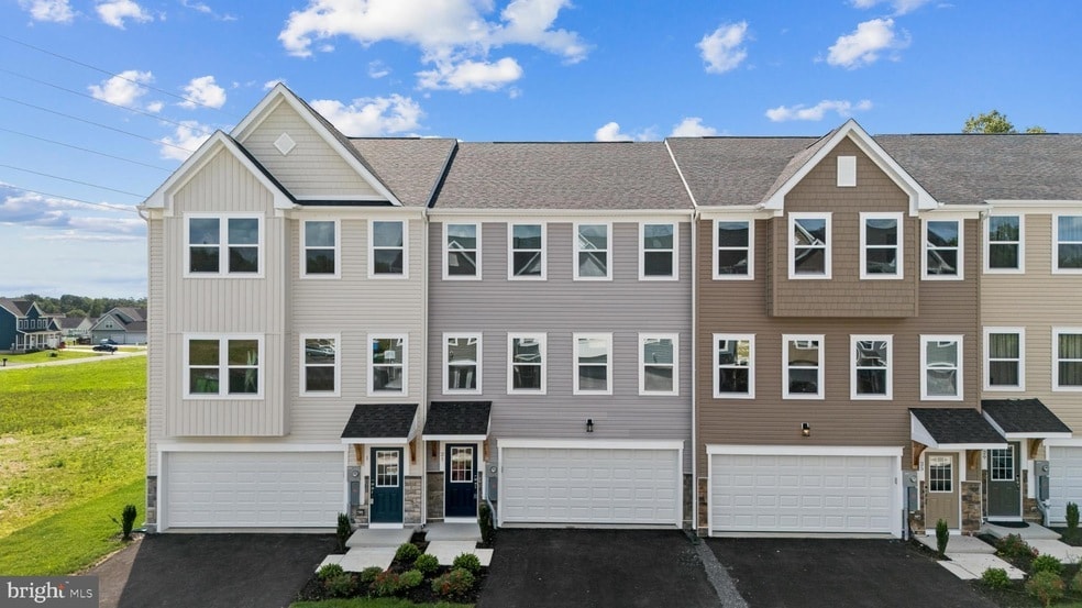 Foto principal - 21 Lyriq Ct