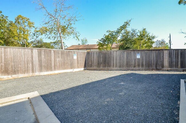 Building Photo - 9414 Kerrwood Ln
