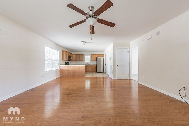 Foto del edificio - 902 Appleby St NW