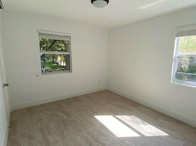 Building Photo - 11 Sidonia Ave