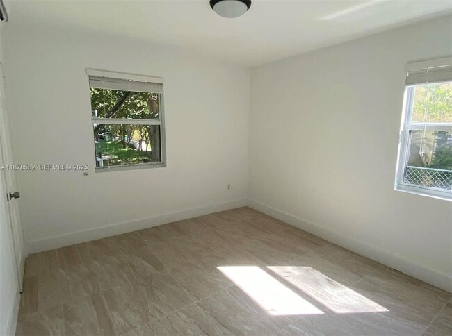 Foto del edificio - 11 Sidonia Ave