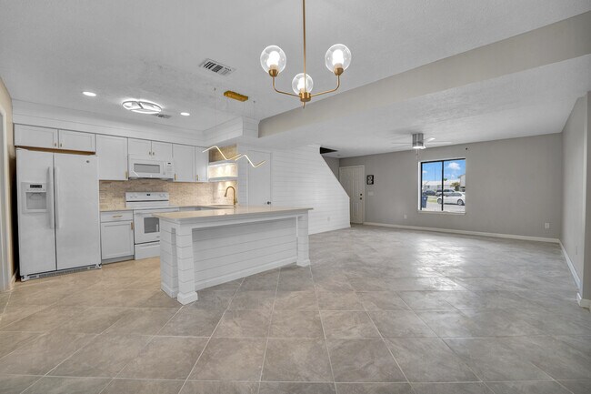 Building Photo - 1212 Stephen Dr