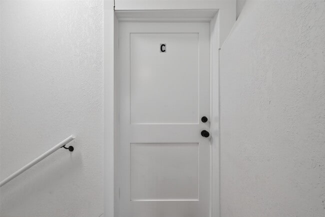 Foto del edificio - 2202 Hutchins St