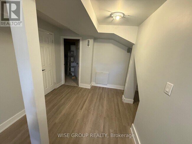 Photo du bâtiment - 55 Purdy Crescent