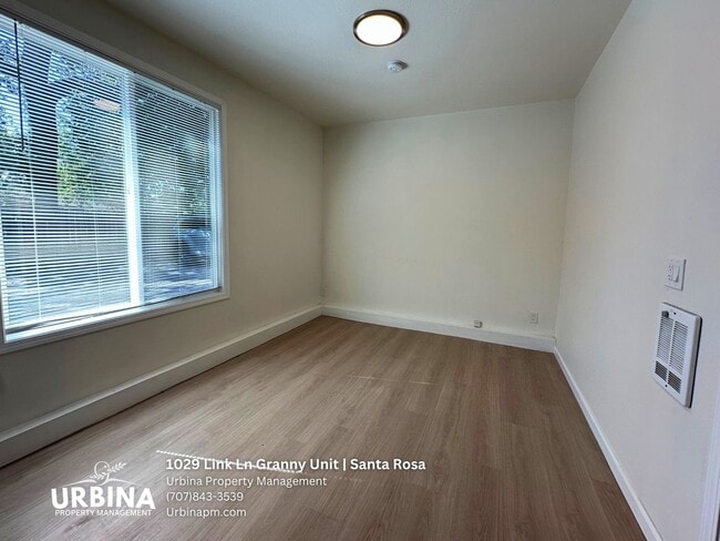 Building Photo - 1029 Link Ln