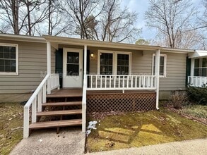 Building Photo - 221 Byrum St