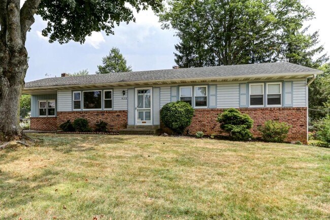 Building Photo - 923 Thornton Dr