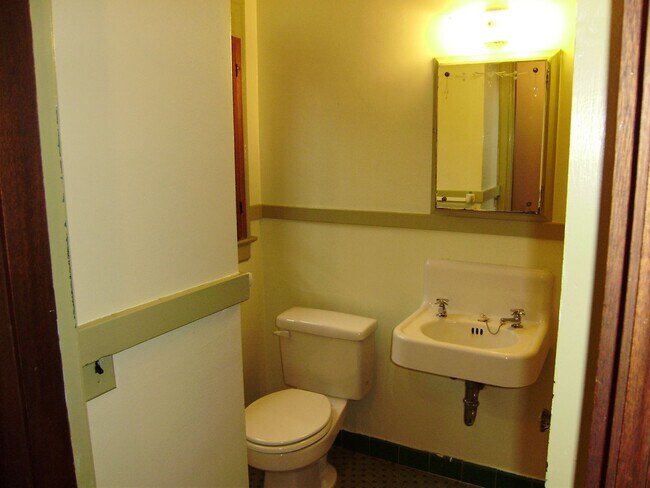 Foto del edificio - 111-115 E Roanoke, 2523 - 2529 Eastlake Ave E