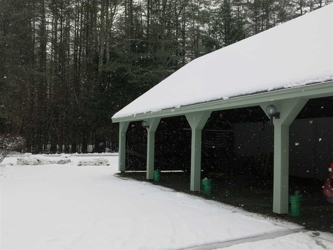 carport - 292 Woodhaven Dr