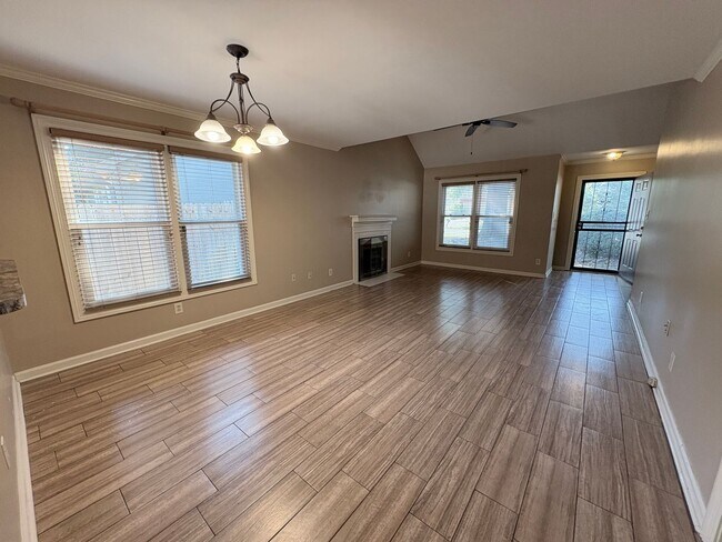 Building Photo - 2634 Bay Pointe Cir W