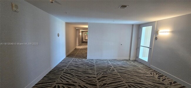 Building Photo - 7910 Harbor Island Dr