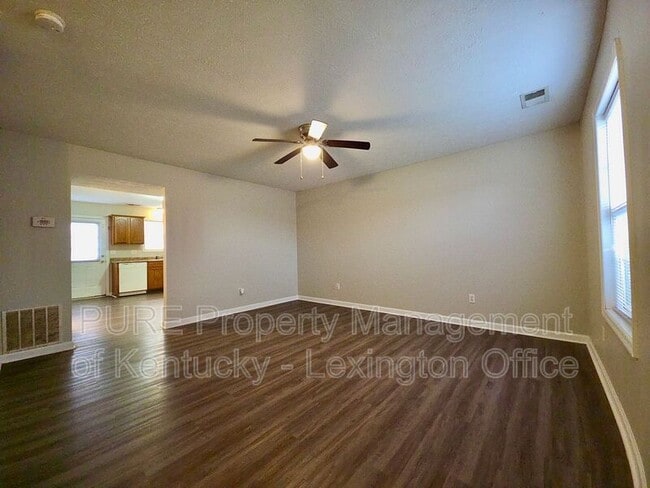 Foto del edificio - 1004 Whipporwill Dr