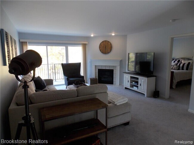 Foto del edificio - 759 Paint Creek Dr