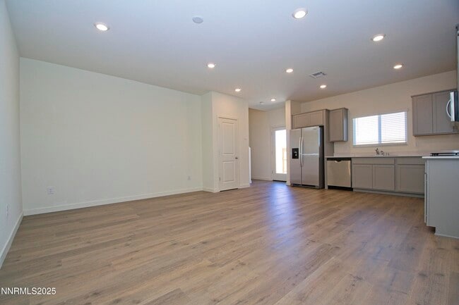 Building Photo - 843 Orchard Rock Dr