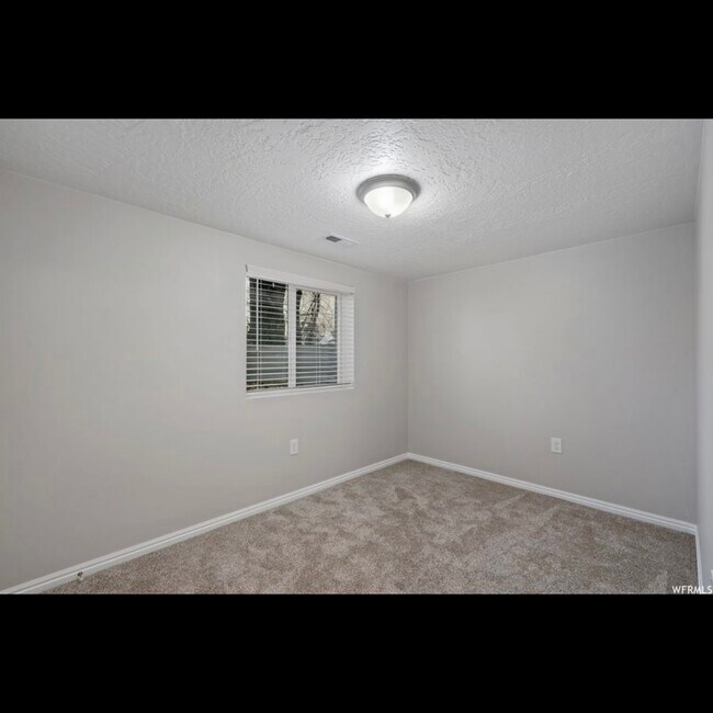 Foto del edificio - 115 S 200 E