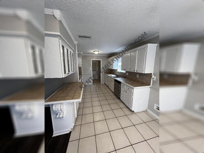 Foto del edificio - 6713 Navajo Trail