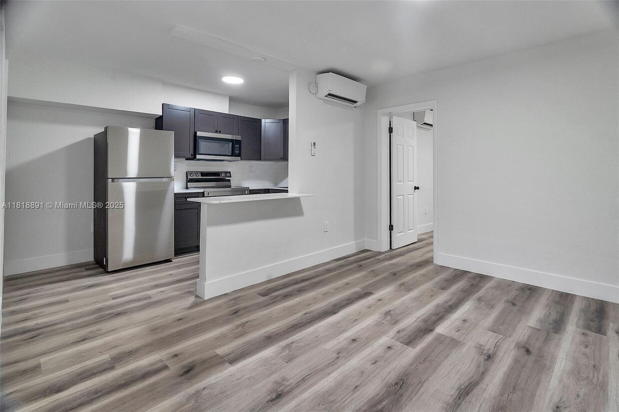 Primary Photo - 4037 SW 65th Ave