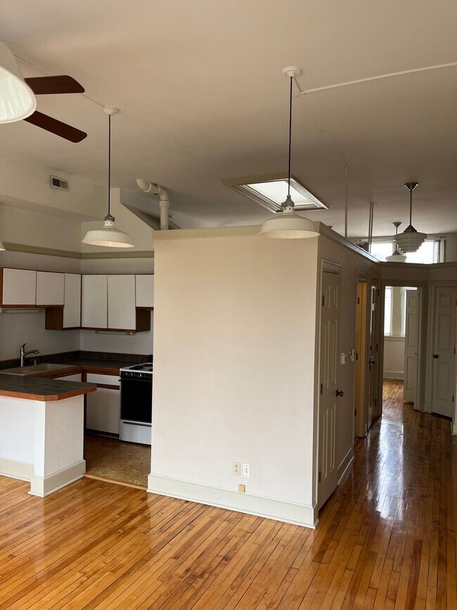 Building Photo - Trendy Downtown Apartment in Lafayette, IN