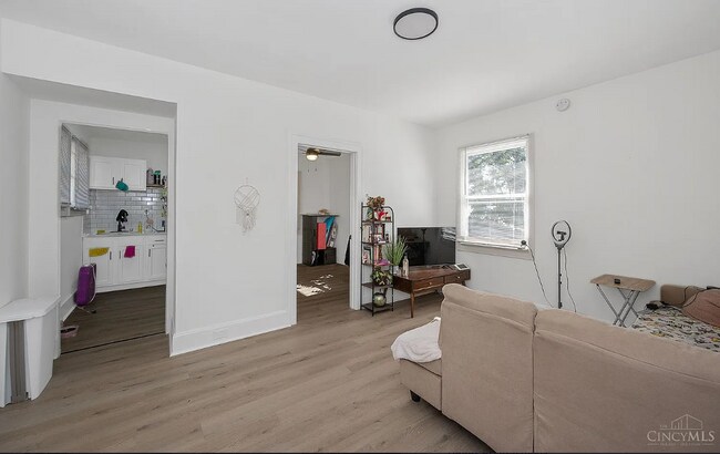 Foto del edificio - 5110 Hunter Ave