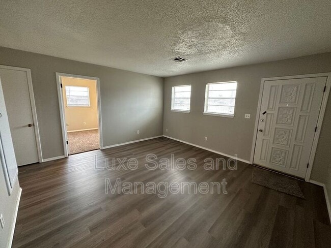 Foto del edificio - 14843 Tye Brumley St