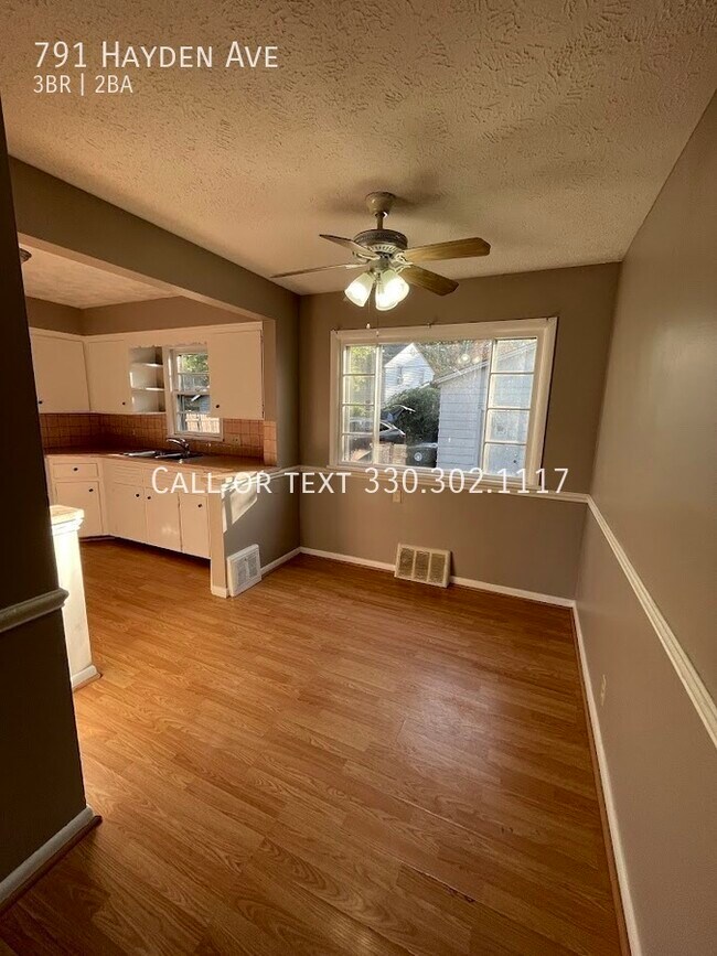 Building Photo - Three bedroom two bathroom home for rent