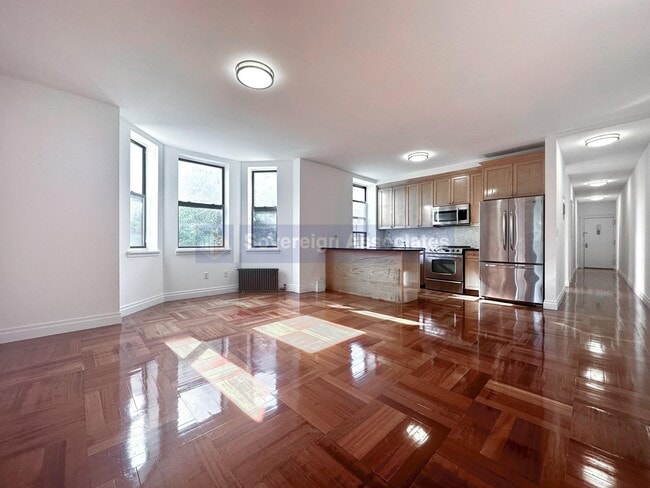 Building Photo - 611 W 137th St