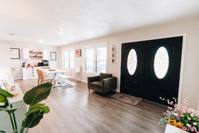 Foto del edificio - 4218 Northshore Rd