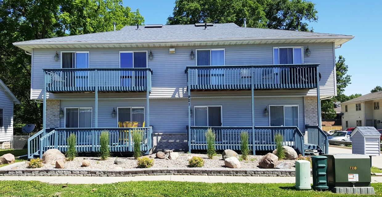 921 W 20th St, Cedar Falls, IA 50613 Apartments Cedar Falls, IA