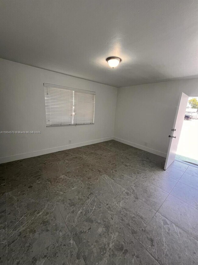 Foto del edificio - 101 NW 47th Ave